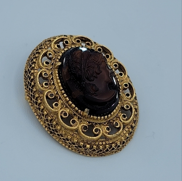 Florenza Tortoise Shell Cameo Gold Tone Brooch #848 - Picture 6 of 13